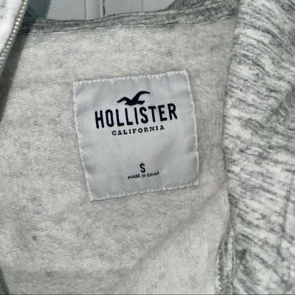 ♡ Hollister Oversized Cropped Hoodie ♡ - Picture 4 of 4